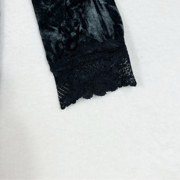 Kimchi Blue Ryder Velvet & Lace Mini Dress NWT Size Large - Picture 8 of 16